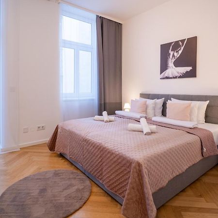 Home Sweet Home - Vienna Central Luaran gambar