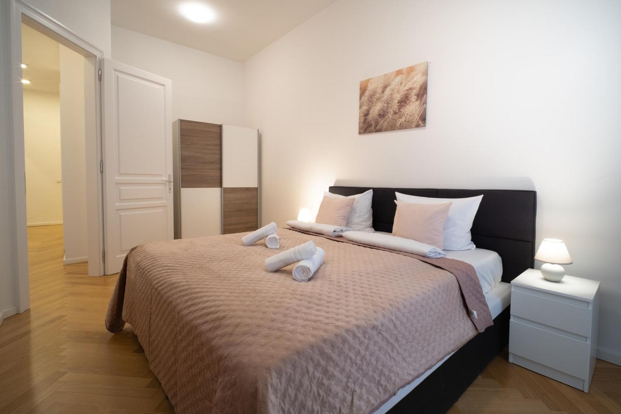 Home Sweet Home - Vienna Central Luaran gambar