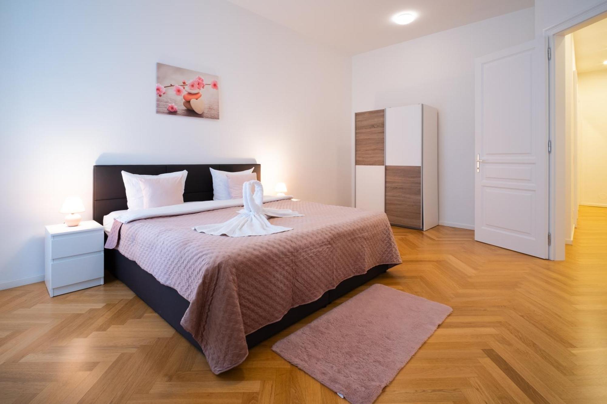 Home Sweet Home - Vienna Central Luaran gambar
