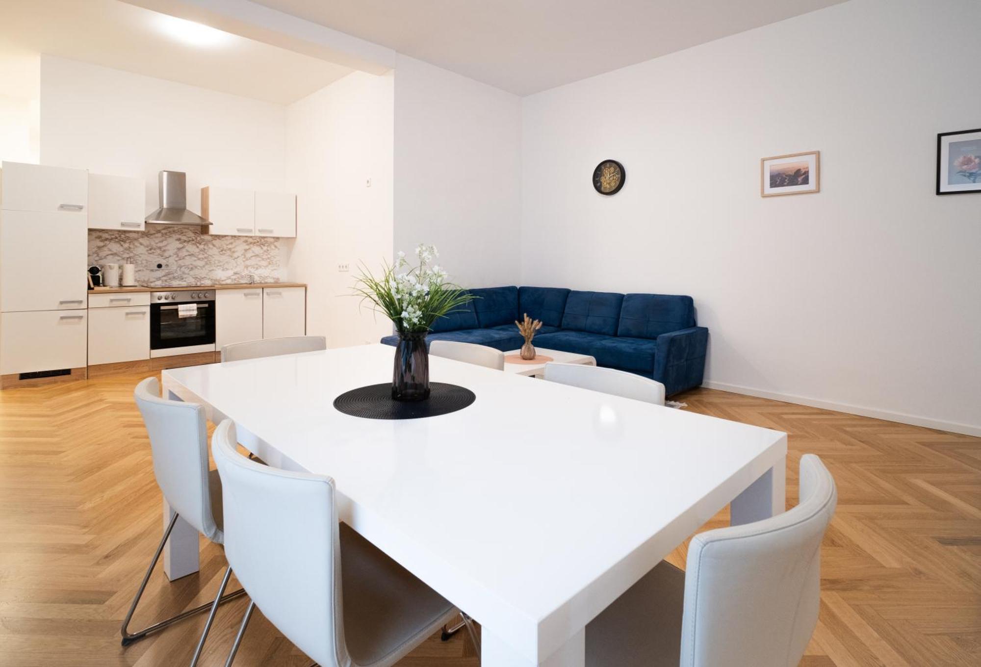 Home Sweet Home - Vienna Central Luaran gambar